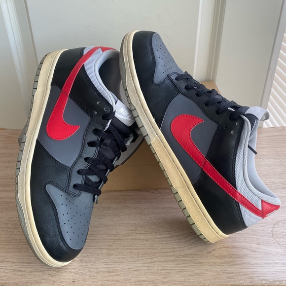 RARE 2012 Nike Dunk Lo “Dark Grey Red” Sneakers -Men 12 - Picture 11 of 13